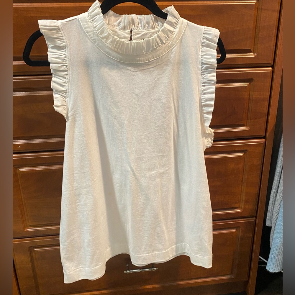 Banana Republic White Ruffle Sleeveless Top Size medium